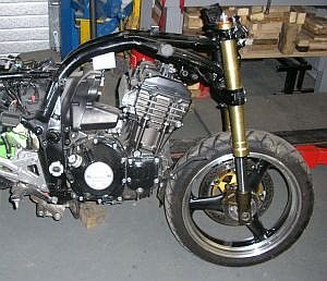 kawasakiz1000zeerkrom.jpg